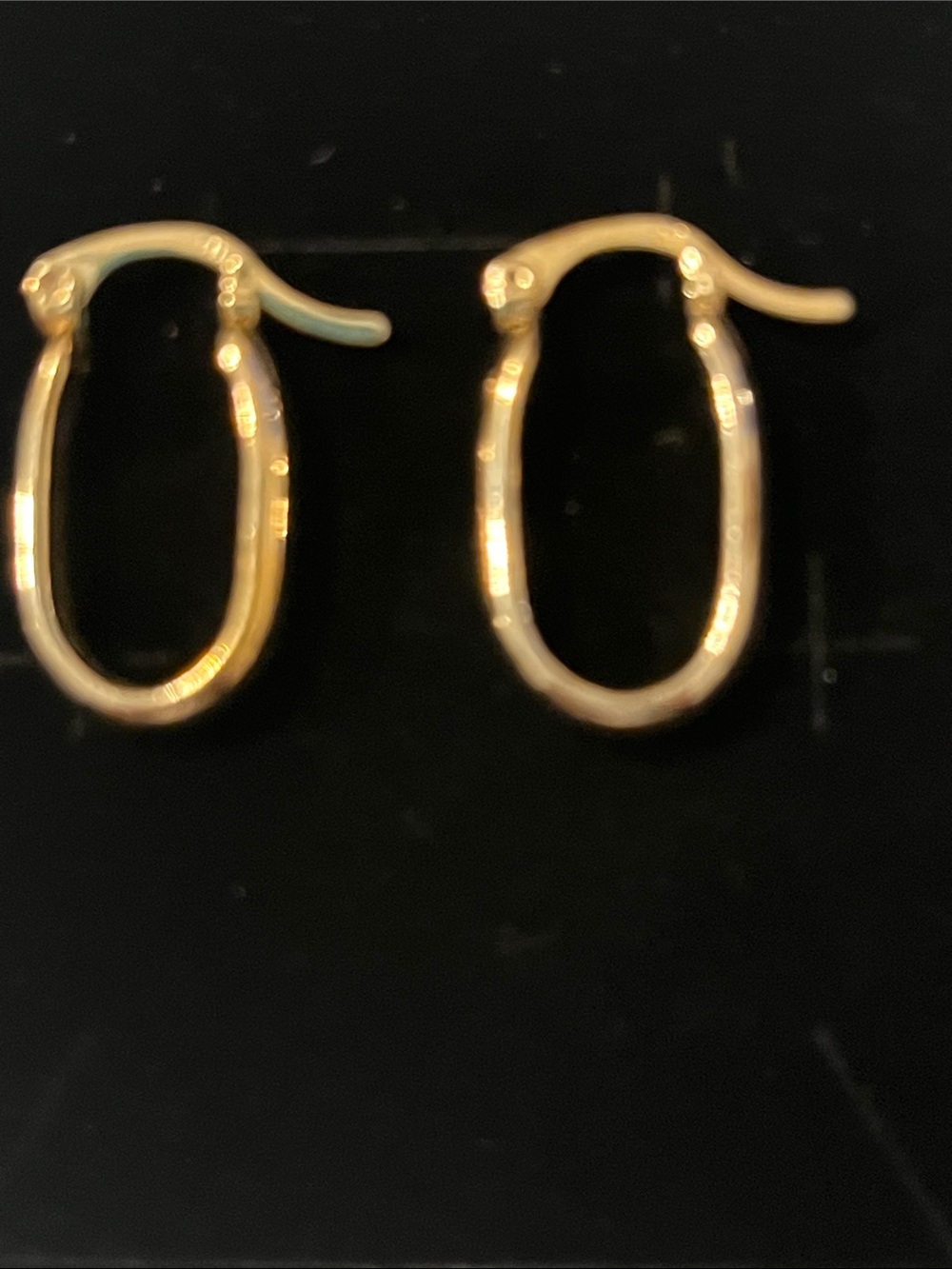 Gold Tone Organic Oval Hoop Earrings โ BO Marked